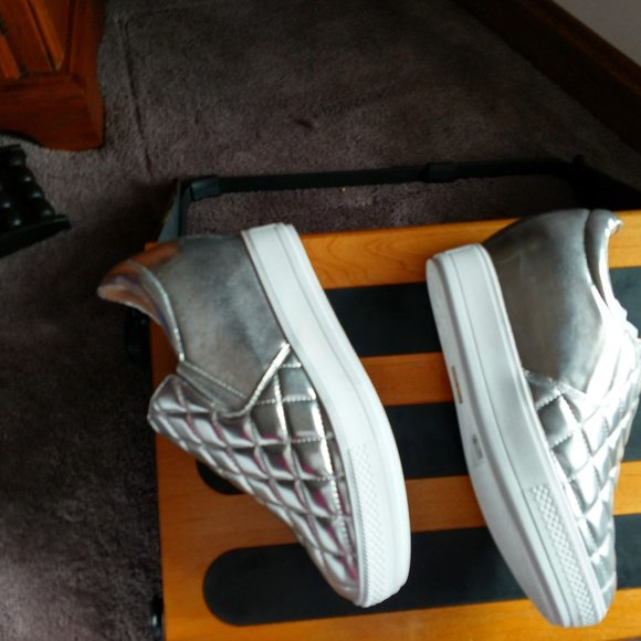 Midnight Velvet Quilted Slip On High Top Silver 8 - Picture 3 of 4